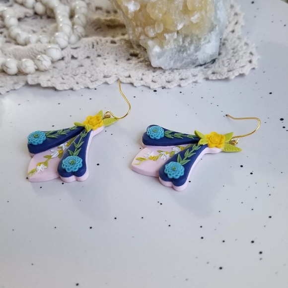 Springtime moths - Picture 2 of 3